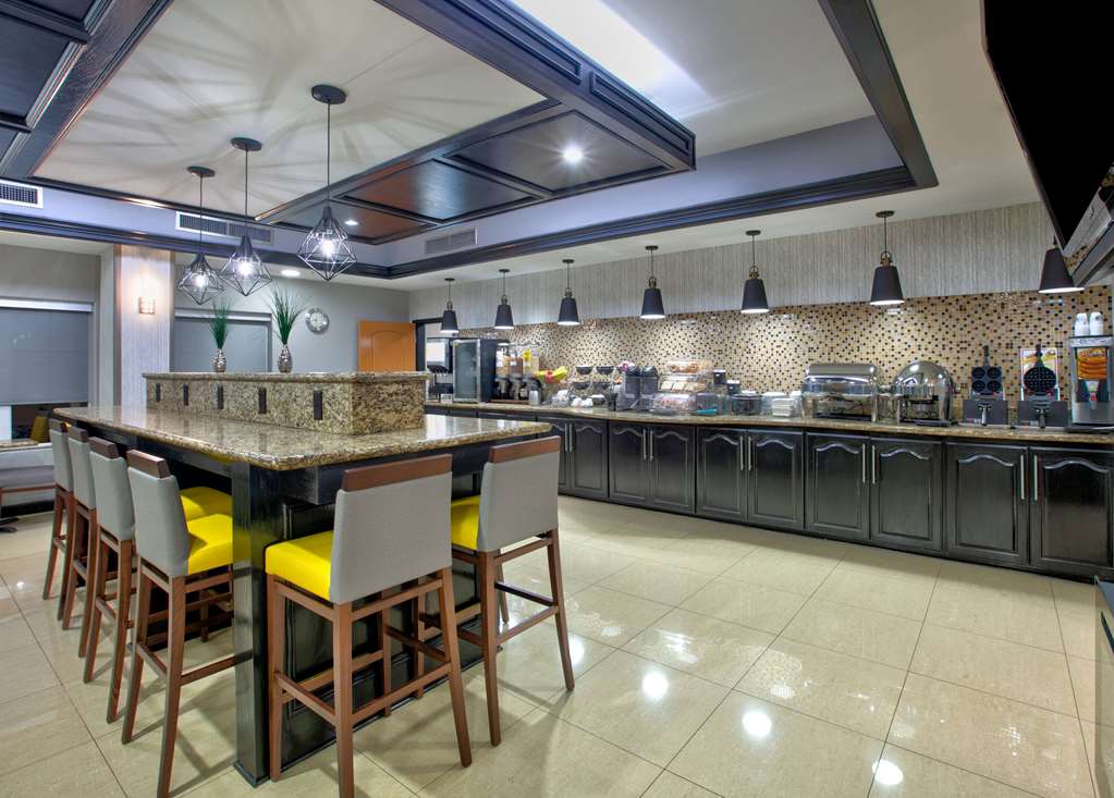 La Quinta Inn & Suites by Wyndham Little Rock Bryant - photo 26