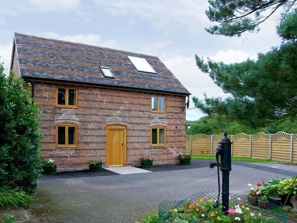 The Old Cider Mill - carbon neutral hotel in Ludlow