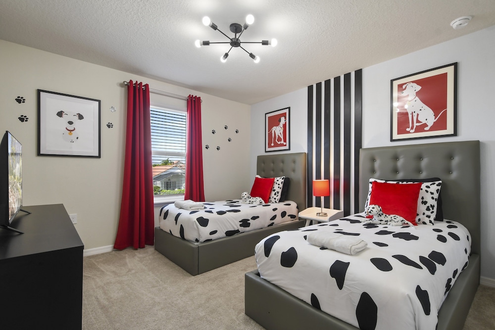 Relax in Style Pool Resort Amenities Near Disney - photo 4