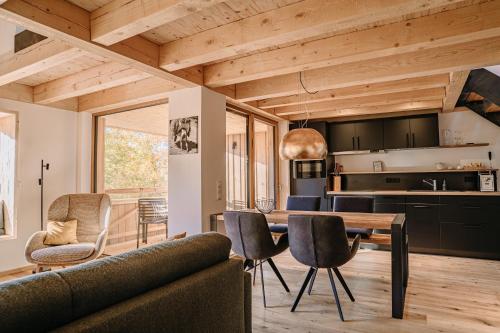 Mächlerhof — 4-Star Luxury Hotel in Stotten Am Auerberg, Germany