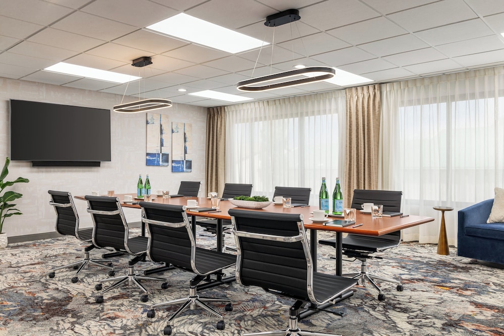 Crowne Plaza Auburn Hills by IHG - photo 65