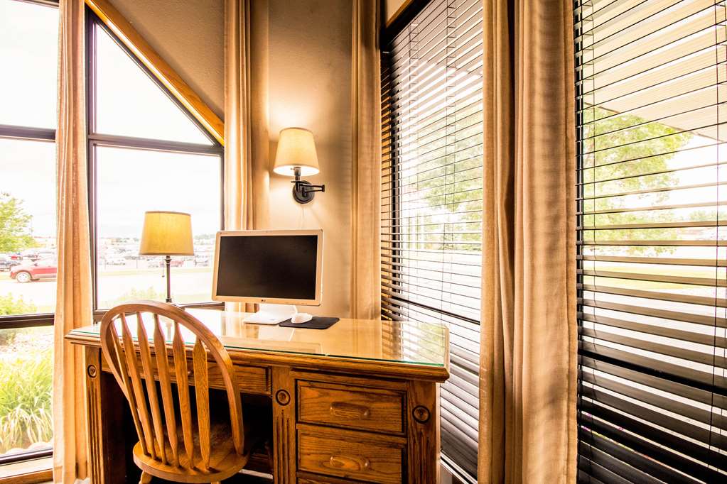 Econo Lodge Watertown - photo 25