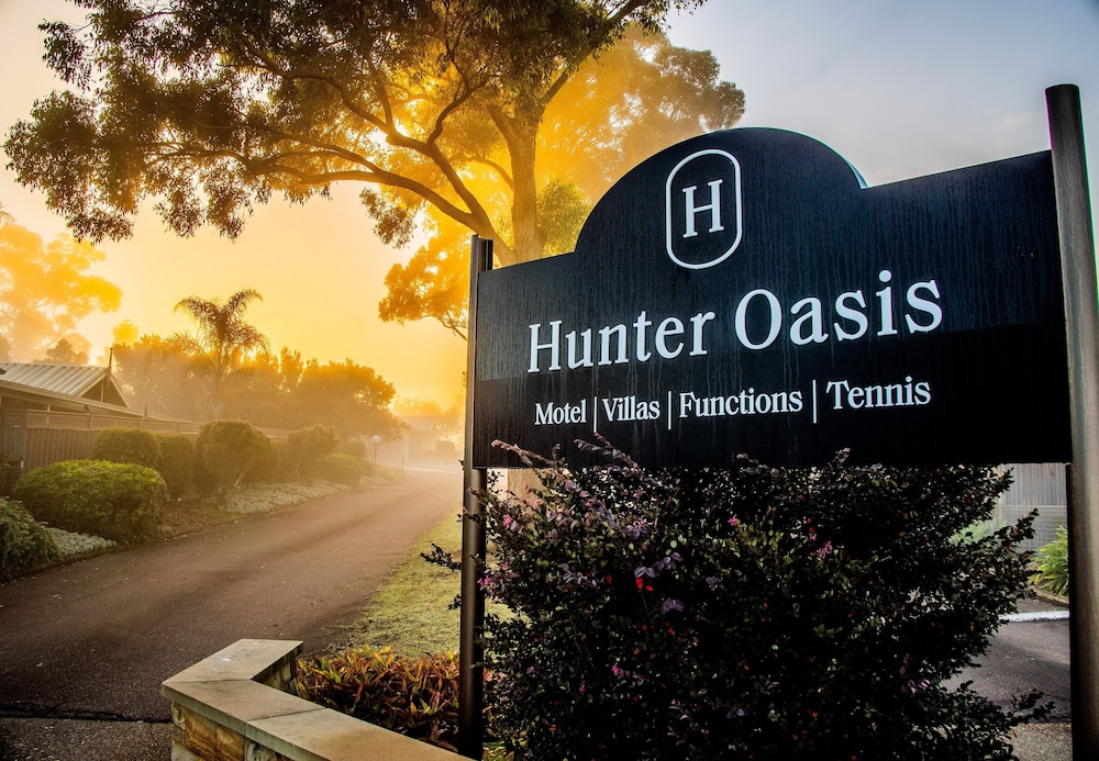 Hunter Oasis - carbon neutral hotel in Raworth