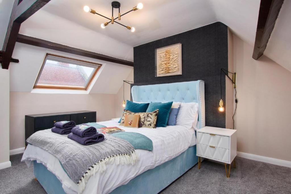 30 percent off The Exquisite Gems of Whitby Garden Terrace
