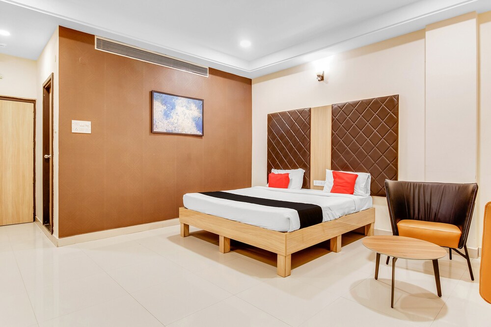OYO 19666 Hotel Solitaire — hotel in Nagpur
