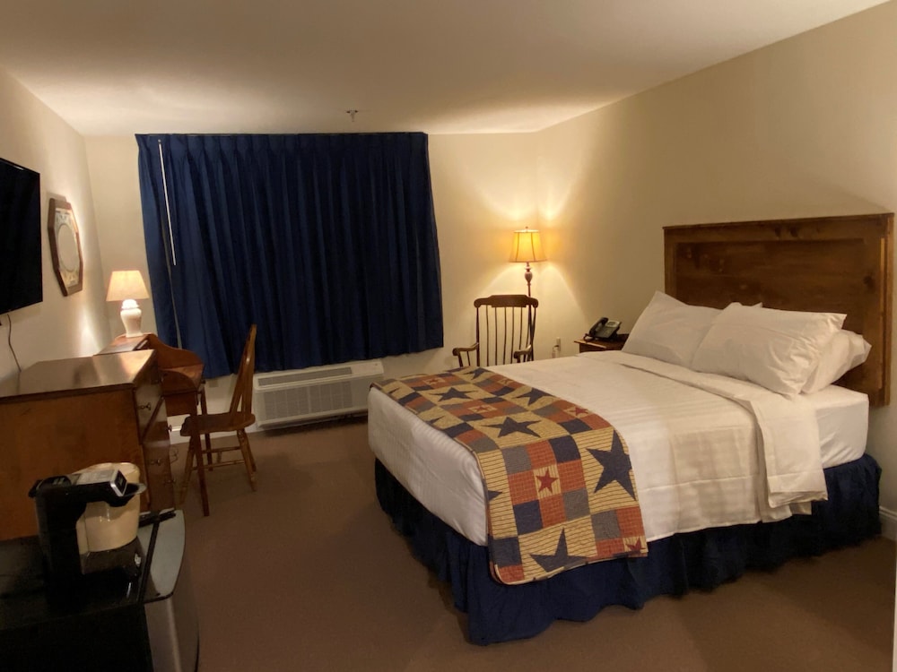 Country Inn of Hazlet - photo 3