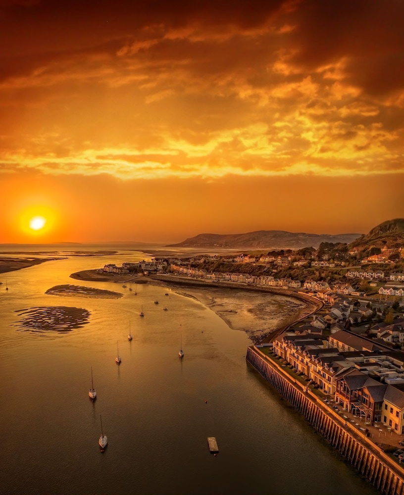 Quay Hotel and Spa — 4-Star Luxury Hotel in Conwy, United Kingdom