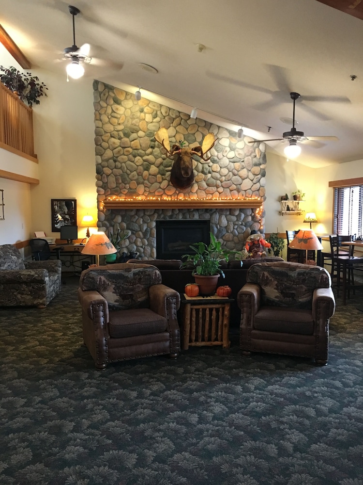 Moose Lake Lodge & Suites - featured photo