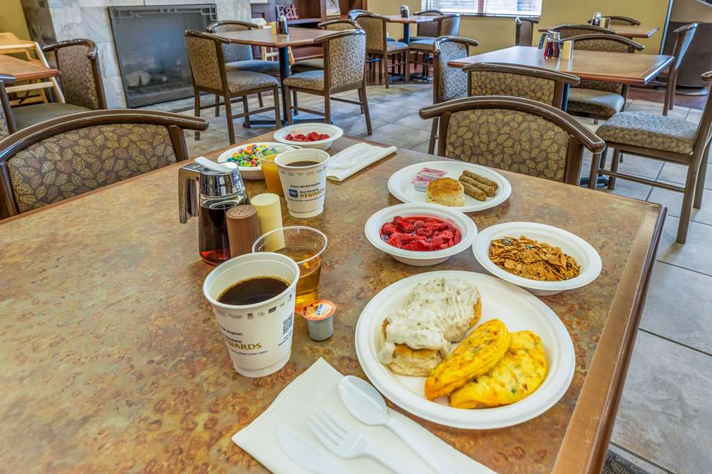 Best Western Plus Grand Island Inn & Suites - photo 36