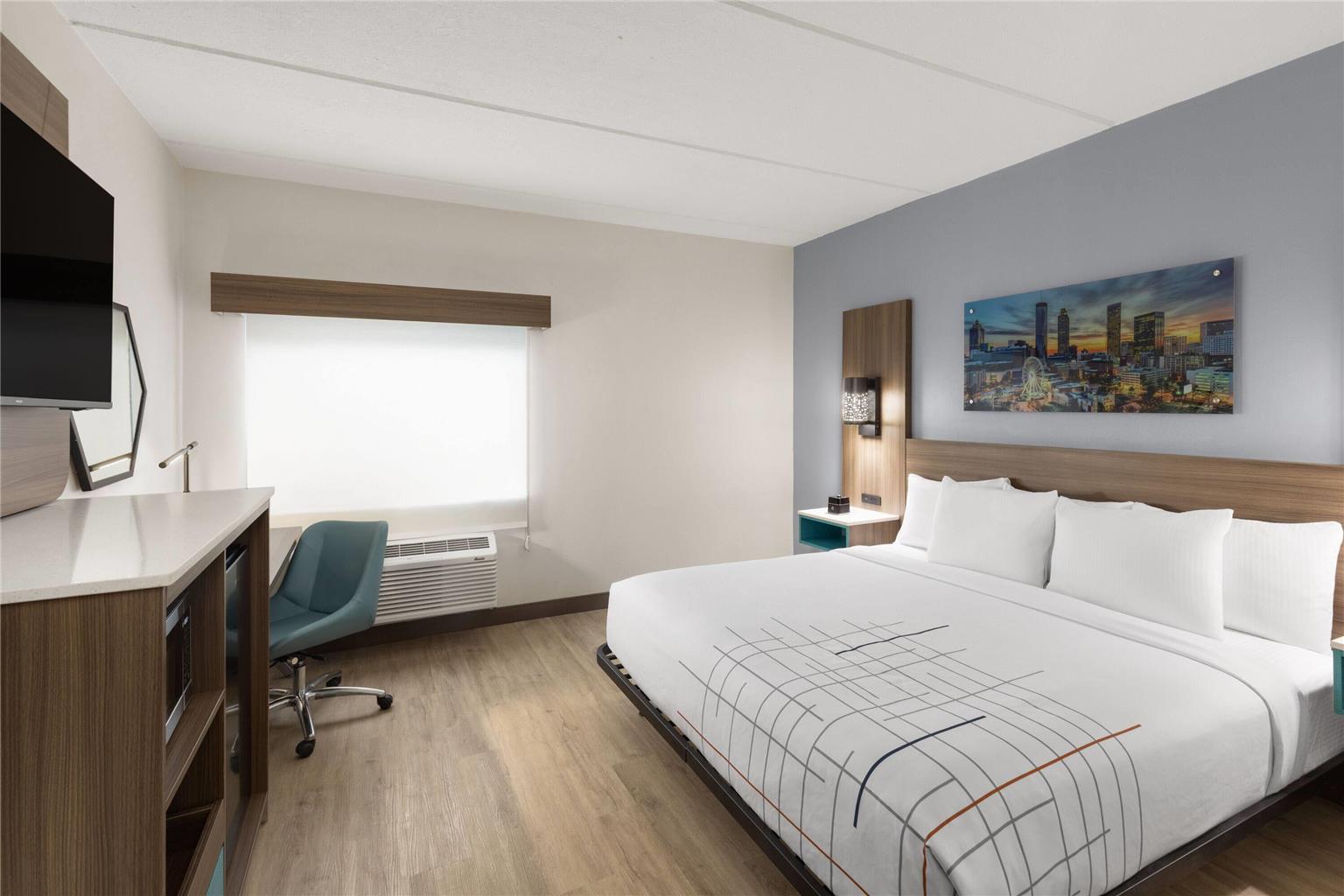 La Quinta Inn & Suites by Wyndham Atlanta Roswell - photo 18