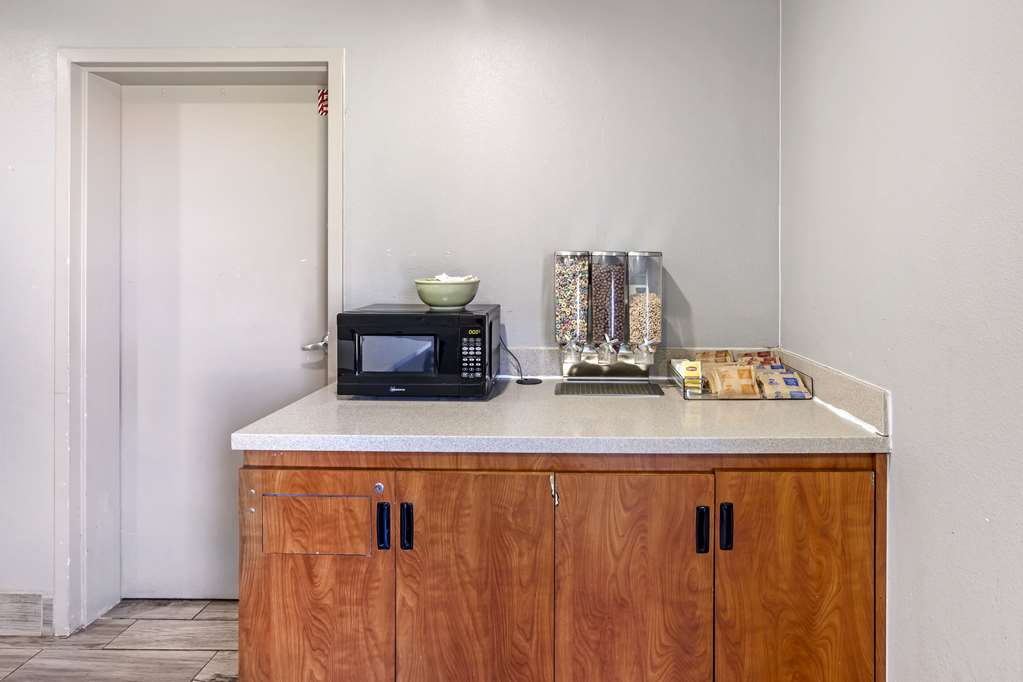 Quality Inn Clarksville Exit 11 - photo 28