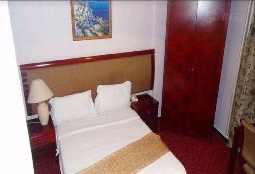 Montparnasse — hotel in Oran
