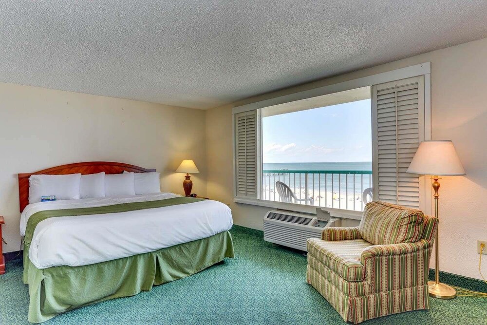 Baymont by Wyndham Virginia Beach Oceanfront - photo 3