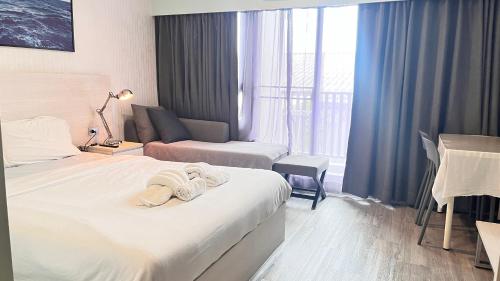 Calm & Cozy Condo Close to Beach and Mall With Washing Machine & Smart TV B20 — 4-Star Luxury Hotel in Hua Hin, Thailand