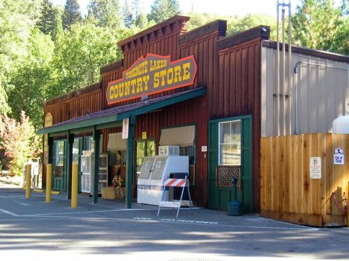 Yosemite Lakes River Yurt 22 — Groveland