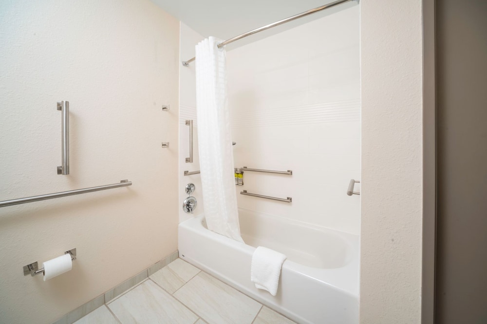 Candlewood Suites Charleston Mt Pleasant by IHG - photo 13