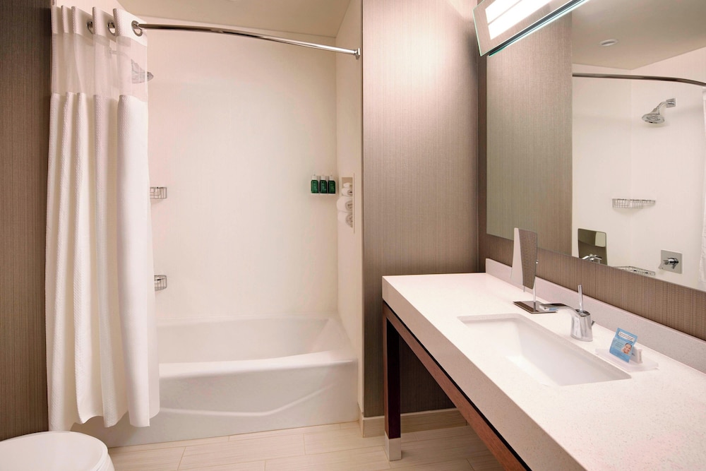 Courtyard by Marriott Atlanta Vinings Galleria - photo 32