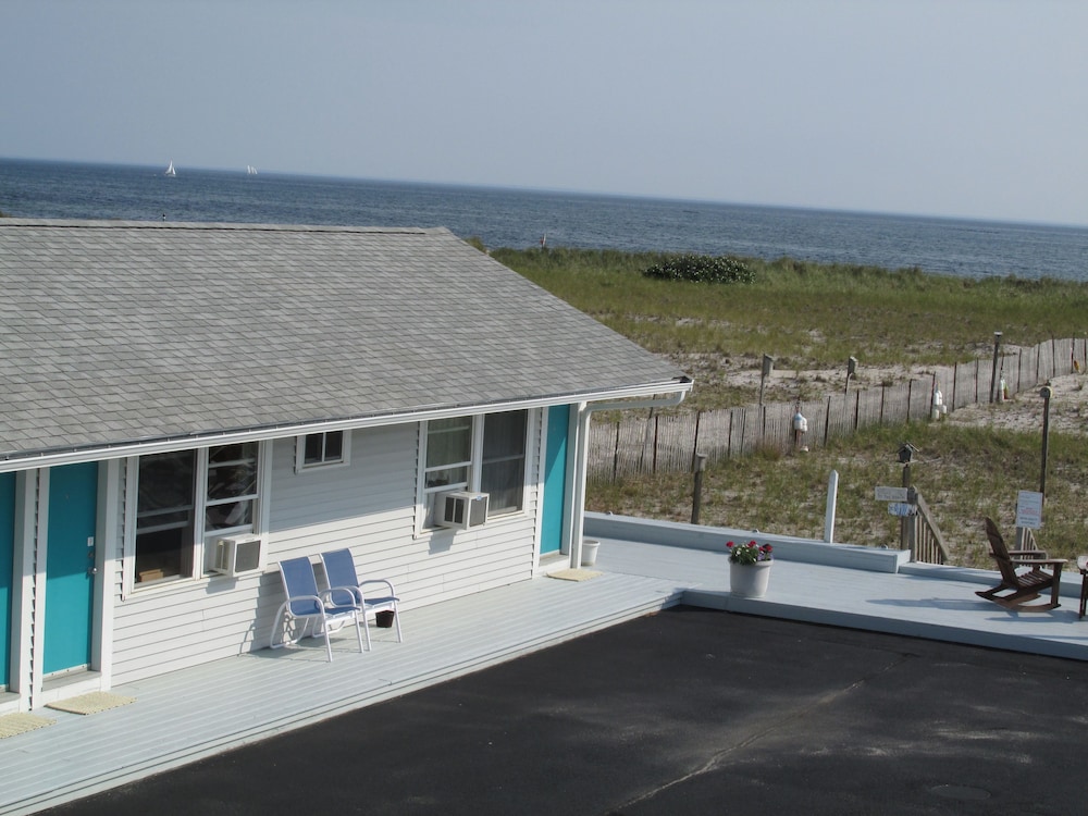 East Harbour Motel and Cottages - photo 55