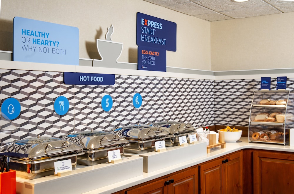 Holiday Inn Express & Suites Hayward by IHG - photo 70