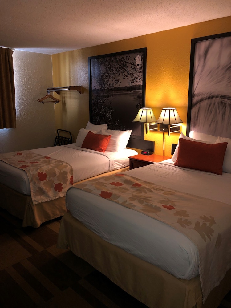 Super 8 Moorhead - photo 10