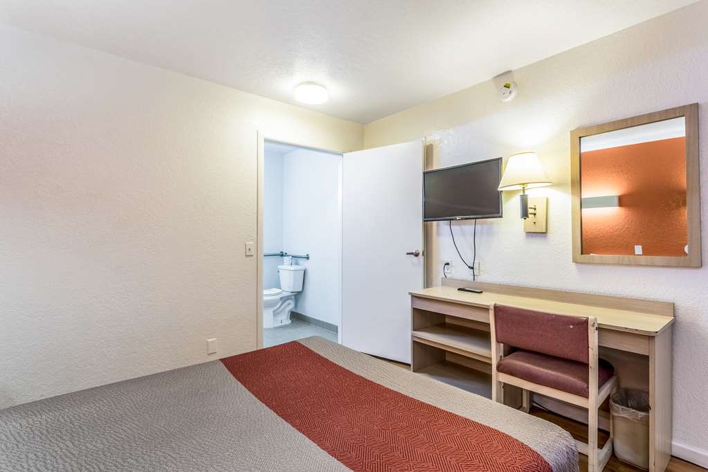 Motel 6 Albuquerque NM Northeast - photo 8