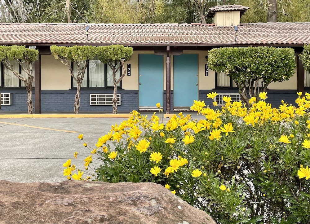 Red Bluff Inn - photo 30
