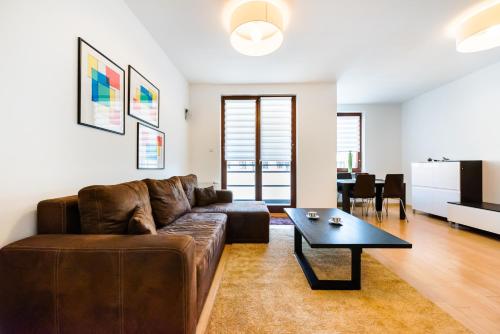 Mokotów Sunlight Apartment by BookingHost — 4-Star Luxury Hotel in Warsaw, Poland