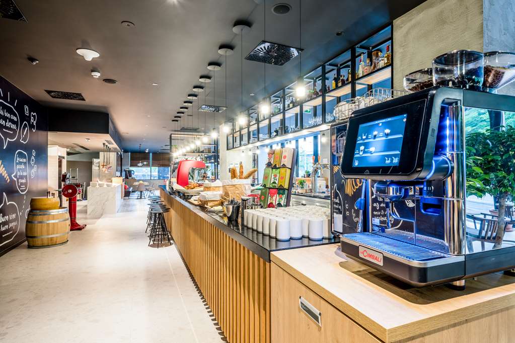 מזון ומשקאות