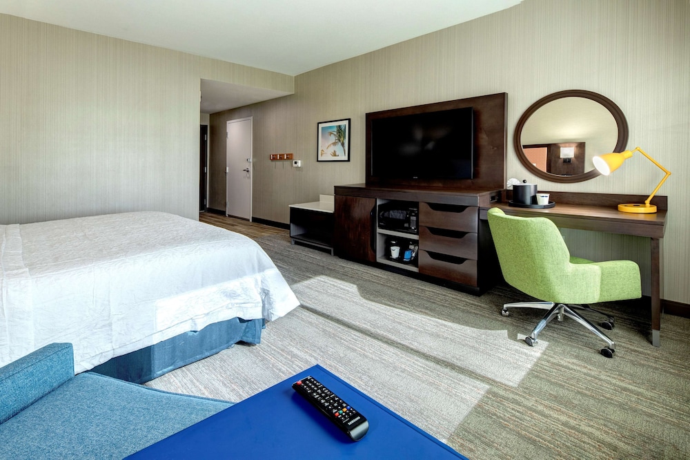 Hampton Inn & Suites Indio - photo 10