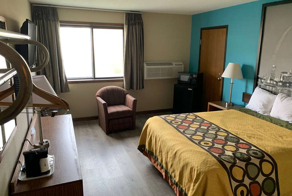 Super 8 by Wyndham Boonville - photo 10