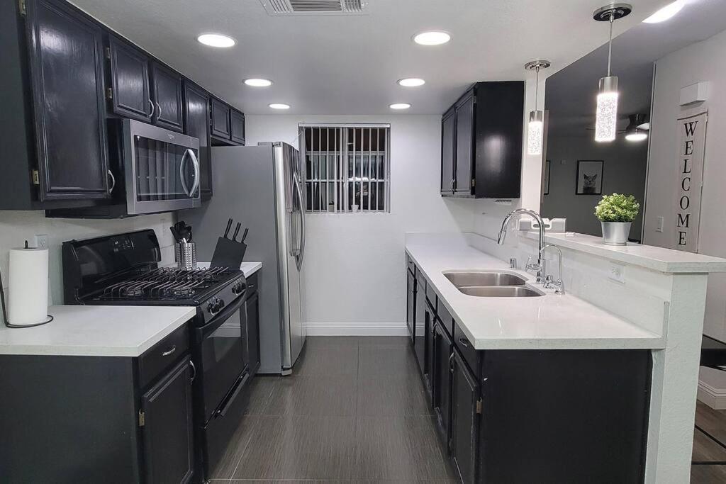 L Fully Remodeled And Professionally Decorated