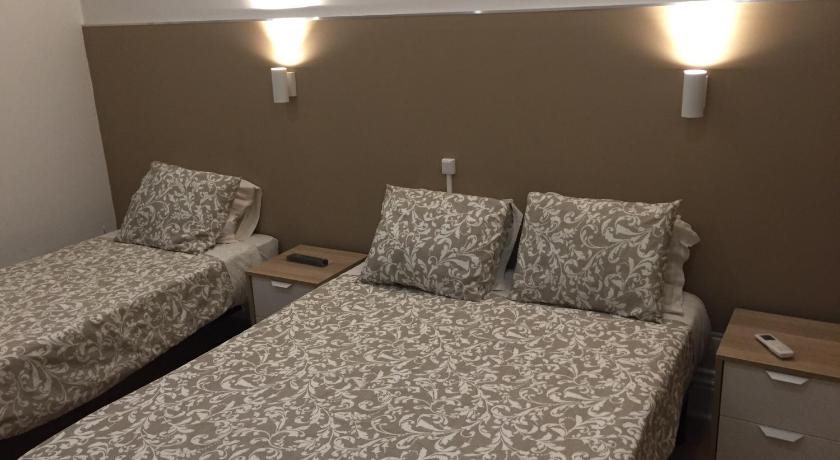 Lira Guest House B&B — 4-Star Luxury Hotel in Porto, Portugal
