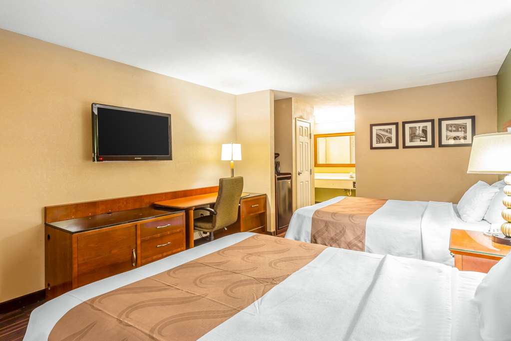 Quality Inn & Suites near Robins Air Force Base - photo 42