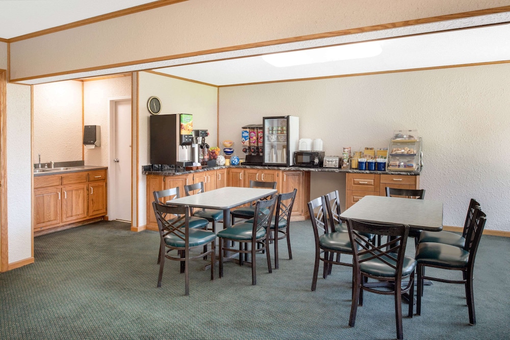 Days Inn by Wyndham Salem - photo 36