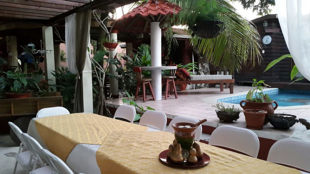Posada Las Iguanas - carbon neutral hotel in Tela