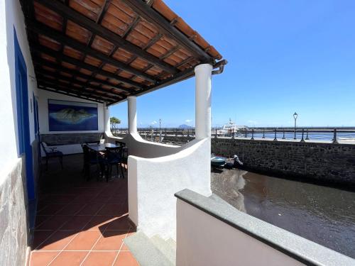 Casa Segreto sul porto di Santa Marina Salina — 4-Star Luxury Hotel in Santa Marina Salina, Italy