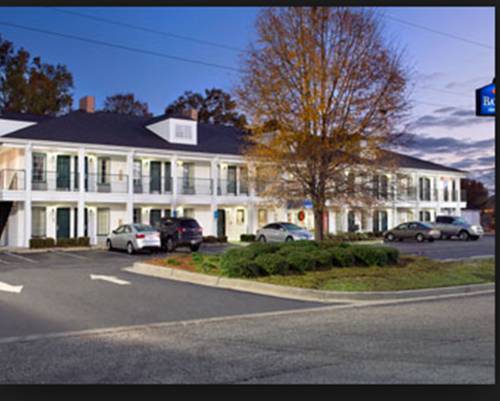 Baymont Inn & Suites Roanoke Rapids