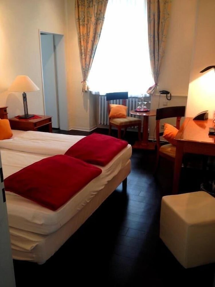 CAREA Schlosshotel Domäne Walberberg — Bornheim — photo 5