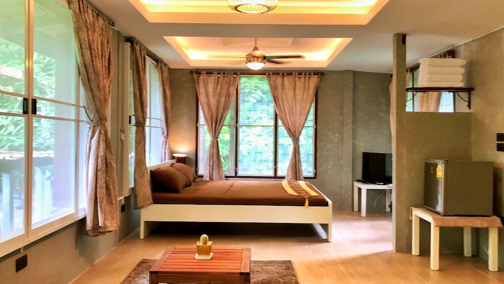 Eaustay — U Thong — photo 3