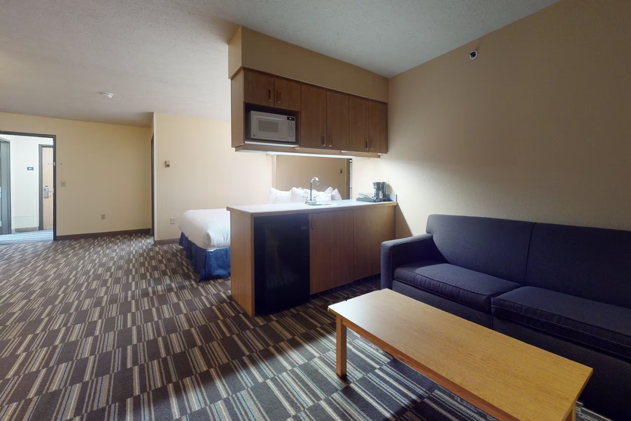 Baymont Inn & Suites by Wyndham Anchorage Airport - photo 31