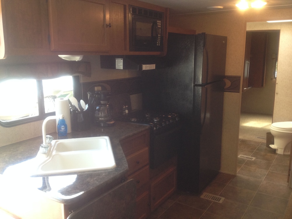 Winter Quarters Encore Manatee RV Resort - photo 12