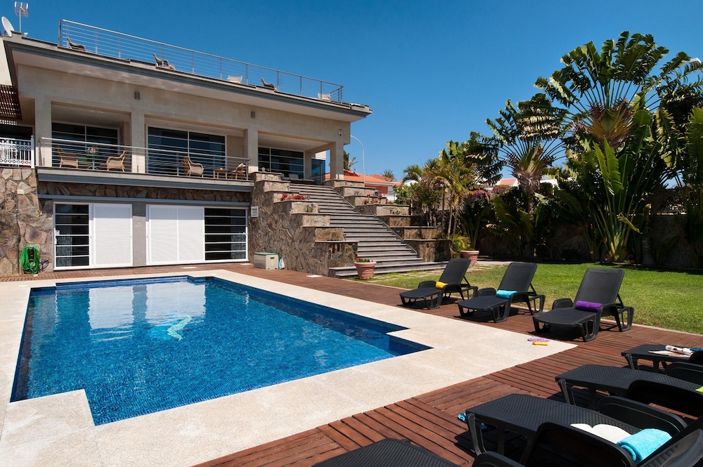 Sonnenland House for 12 by VillaGranCanaria — 4-Star Luxury Hotel in Maspalomas, Spain