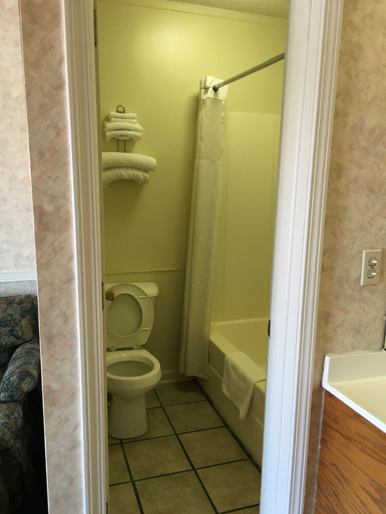 McCaig Motel - photo 13