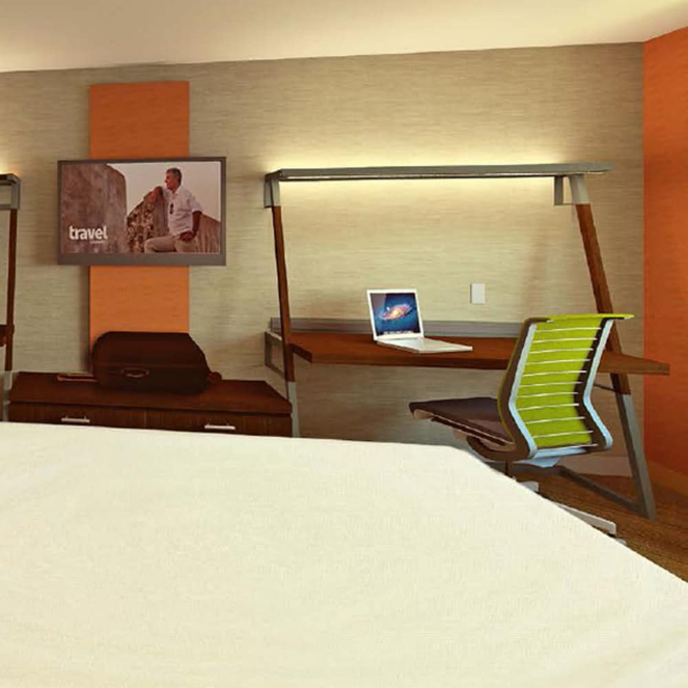 Holiday Inn Express & Suites Litchfield West by IHG - photo 3