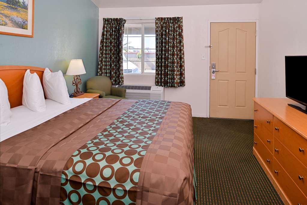 Americas Best Value Inn Los Banos - photo 12