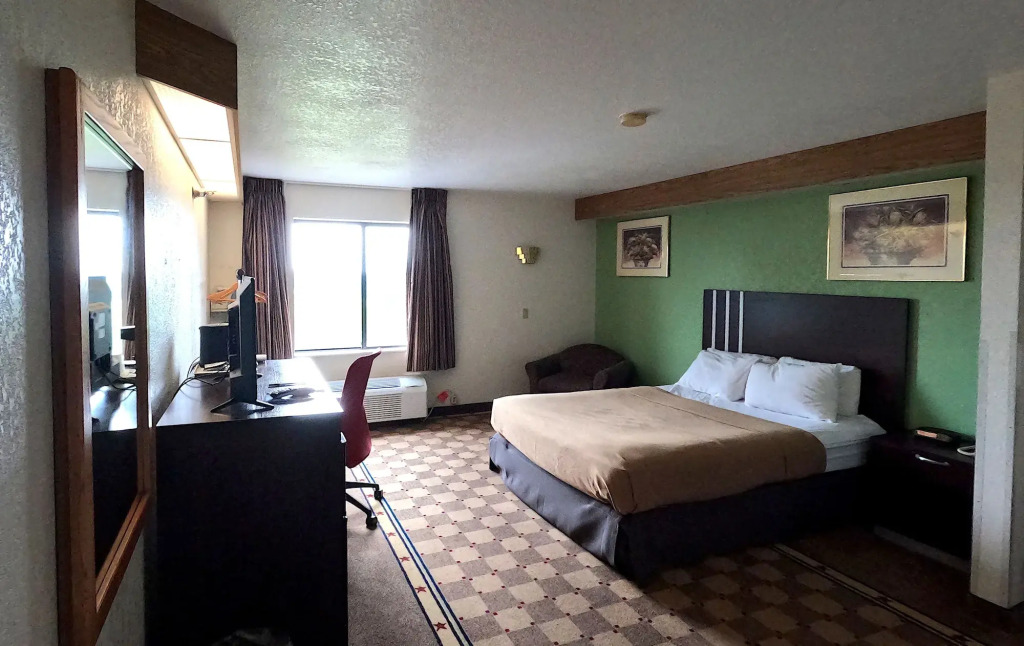 Pleasant Stay Inn & Suites Brooklyn - photo 17