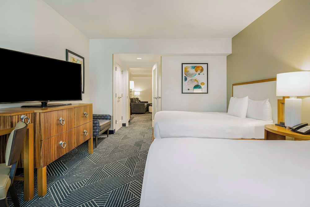 Embassy Suites Houston Downtown - photo 13