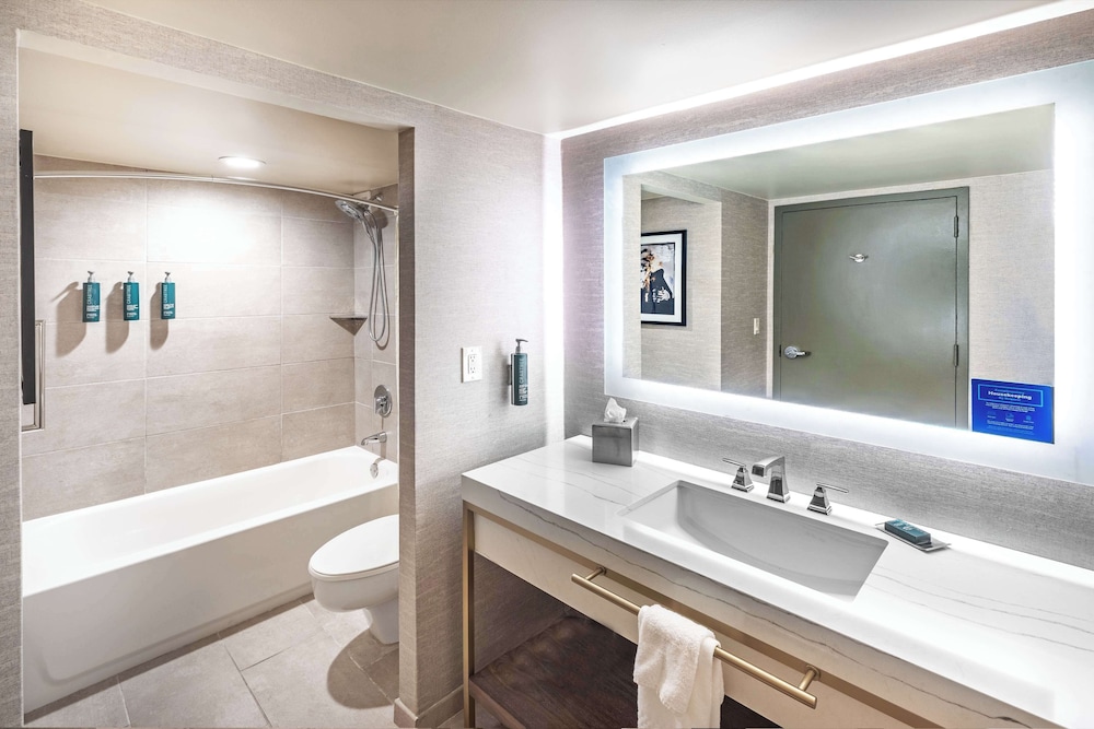 DoubleTree by Hilton Tulsa Downtown - photo 55