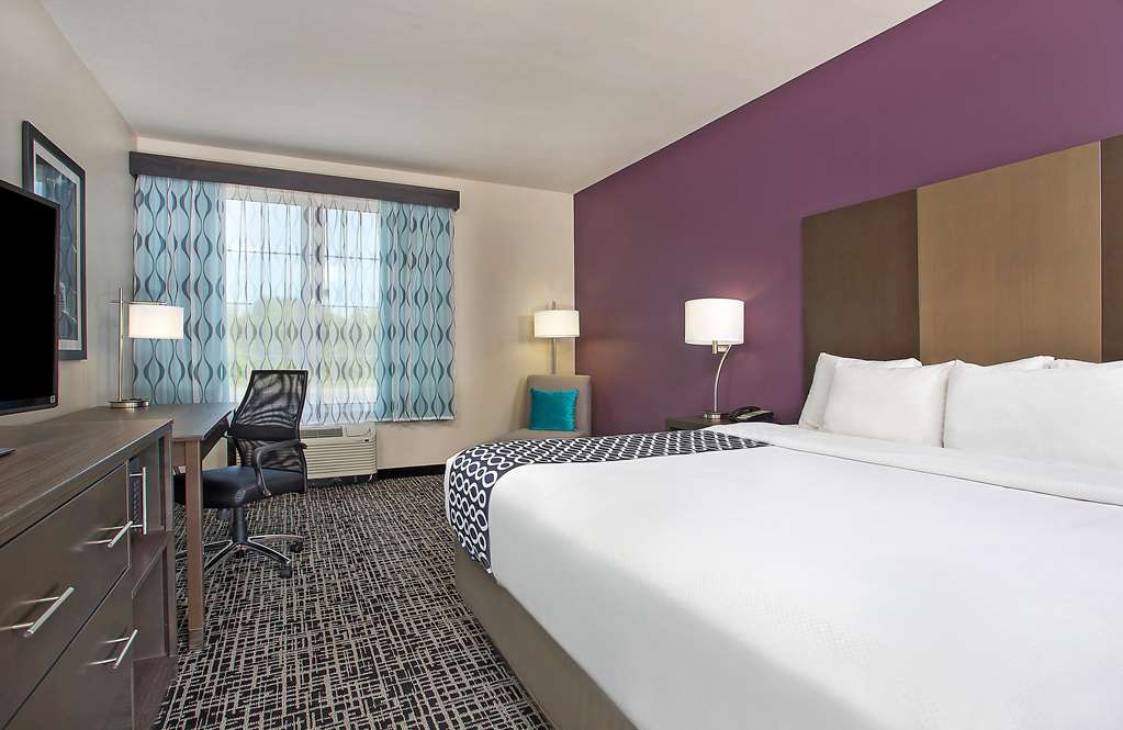 La Quinta Inn & Suites by Wyndham Chattanooga Lookout Mtn - photo 20