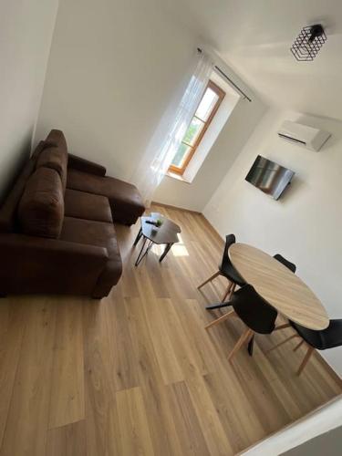 Charmant Duplex Renove a Neuf — hotel in La Voulte-Sur-Rhone